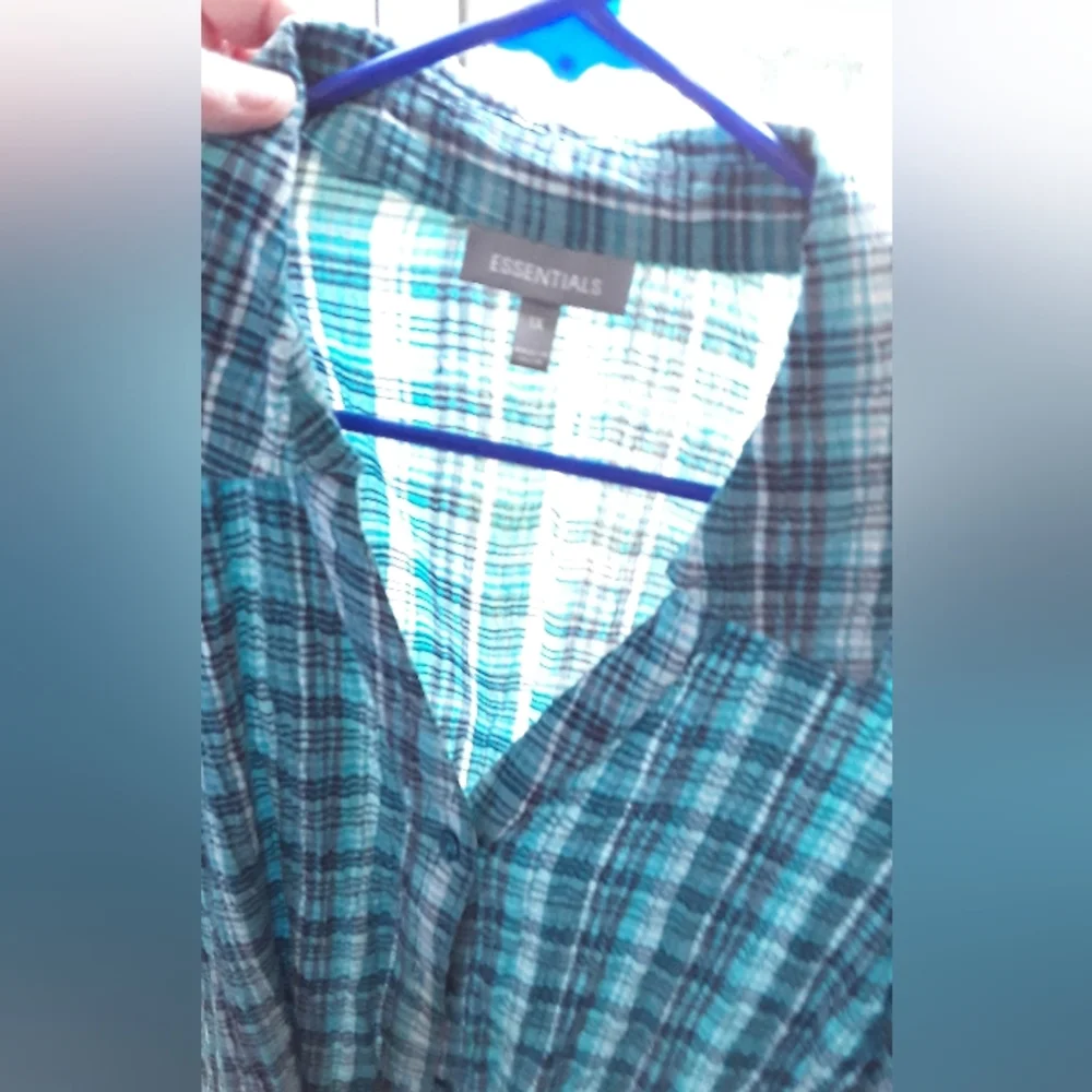 Top - Picture 2 of 3